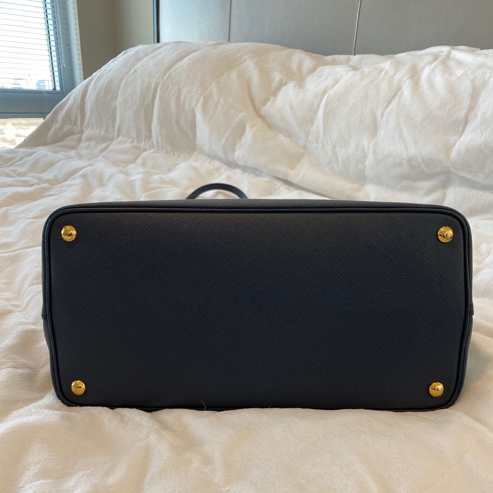 PRADA Navy Blue Saffiano leather bag - Picture 3 of 14